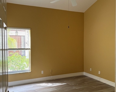 184 Lady Palm Drive - Photo Thumbnail 11