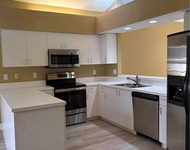 184 Lady Palm Drive - Photo Thumbnail 6