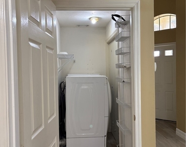 184 Lady Palm Drive - Photo Thumbnail 14