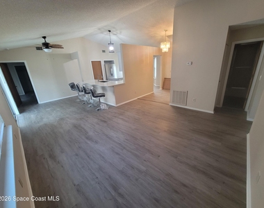 782 Simon Street Se - Photo Thumbnail 26