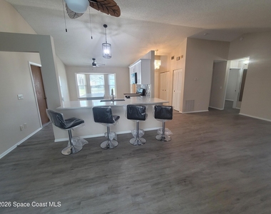 782 Simon Street Se - Photo Thumbnail 44