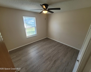 782 Simon Street Se - Photo Thumbnail 37