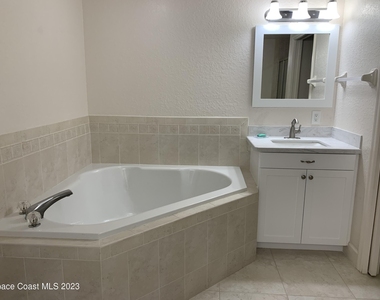 806 Mystic Drive - Photo Thumbnail 22