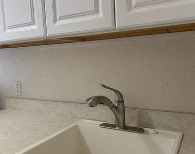 806 Mystic Drive - Photo Thumbnail 37