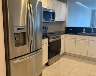 806 Mystic Drive - Photo Thumbnail 8