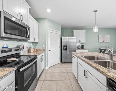 1401 Mcfarland Drive - Photo Thumbnail 7