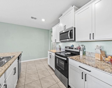 1401 Mcfarland Drive - Photo Thumbnail 6