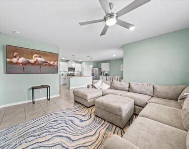 1401 Mcfarland Drive - Photo Thumbnail 2