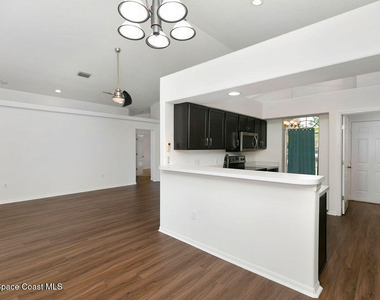 443 Cobblewood Drive - Photo Thumbnail 8