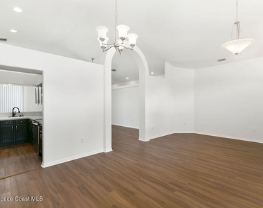 443 Cobblewood Drive - Photo Thumbnail 5