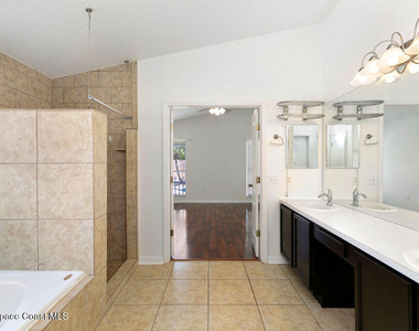443 Cobblewood Drive - Photo Thumbnail 17
