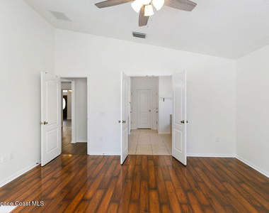 443 Cobblewood Drive - Photo Thumbnail 12