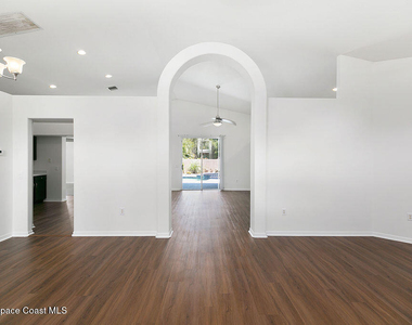 443 Cobblewood Drive - Photo Thumbnail 3