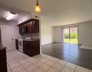 2130 Forest Knoll Drive Ne - Photo Thumbnail 4