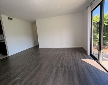 2130 Forest Knoll Drive Ne - Photo Thumbnail 1