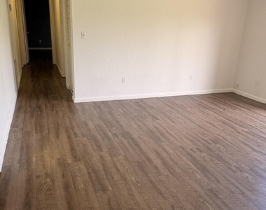 2130 Forest Knoll Drive Ne - Photo Thumbnail 9