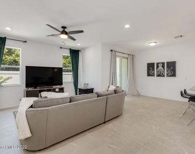 1470 Isabella Drive - Photo Thumbnail 1