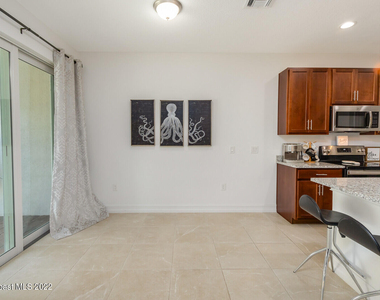 1470 Isabella Drive - Photo Thumbnail 7