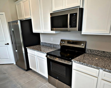 1685 Kendall Pointe Place - Photo Thumbnail 4