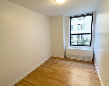 West 87th Street - Photo Thumbnail 8