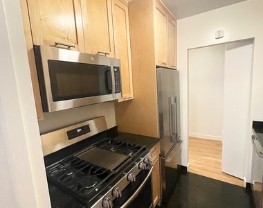 West 87th Street - Photo Thumbnail 10
