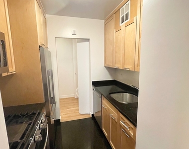 West 87th Street - Photo Thumbnail 11