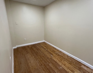 445 East 139 Street - Photo Thumbnail 6