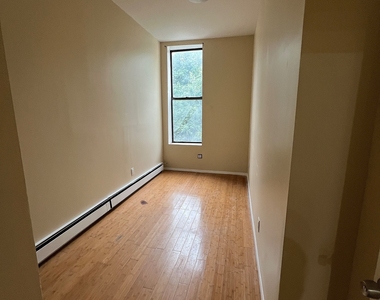 445 East 139 Street - Photo Thumbnail 2
