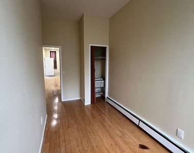 445 East 139 Street - Photo Thumbnail 3