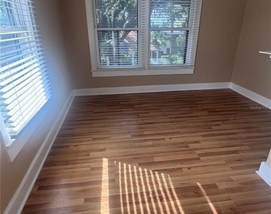 22 1/2 N Spring Blvd - Photo Thumbnail 4