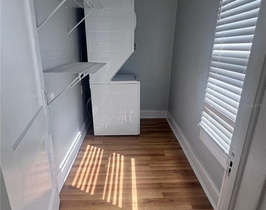 22 1/2 N Spring Blvd - Photo Thumbnail 6