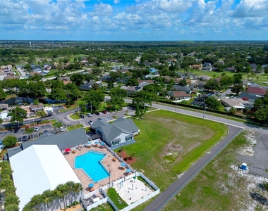 11855 Dumaine Valley Road - Photo Thumbnail 34