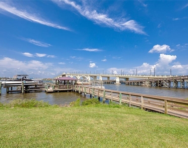 100 Silver Beach Avenue - Photo Thumbnail 2