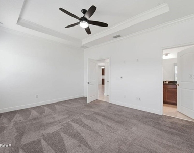 5576 Estero Loop - Photo Thumbnail 11