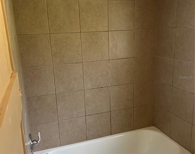 8513 N 15th Street - Photo Thumbnail 8