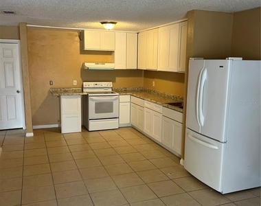 8513 N 15th Street - Photo Thumbnail 2