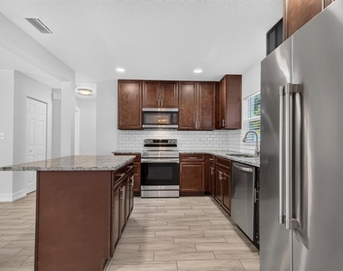 5631 4th Street S - Photo Thumbnail 6