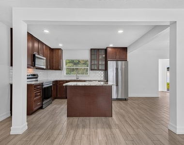 5631 4th Street S - Photo Thumbnail 10