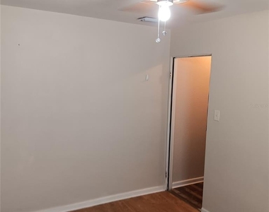 204 Olmstead Drive - Photo Thumbnail 5
