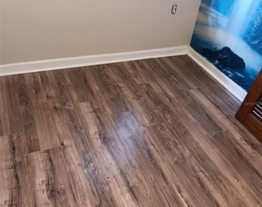 204 Olmstead Drive - Photo Thumbnail 8
