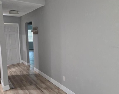 4511 W Humphrey Street - Photo Thumbnail 8