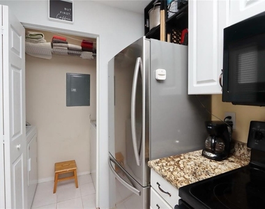 10110 Winsford Oak Boulevard - Photo Thumbnail 4