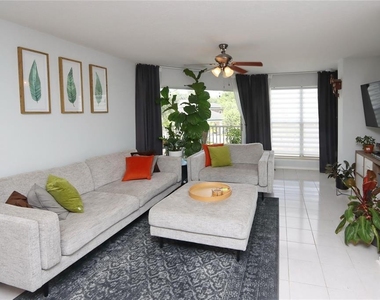 10110 Winsford Oak Boulevard - Photo Thumbnail 9