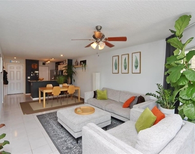 10110 Winsford Oak Boulevard - Photo Thumbnail 11