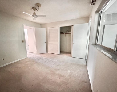 2344 Shelley Street - Photo Thumbnail 7