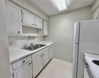 2344 Shelley Street - Photo Thumbnail 4