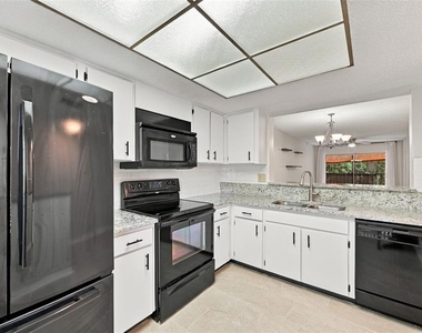 3077 Casa Del Sol Circle - Photo Thumbnail 6