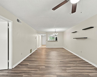 3077 Casa Del Sol Circle - Photo Thumbnail 13