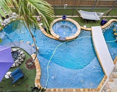 911 Jungle Avenue N - Photo Thumbnail 54