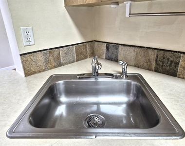 1344 Pine Ridge Circle E - Photo Thumbnail 13
